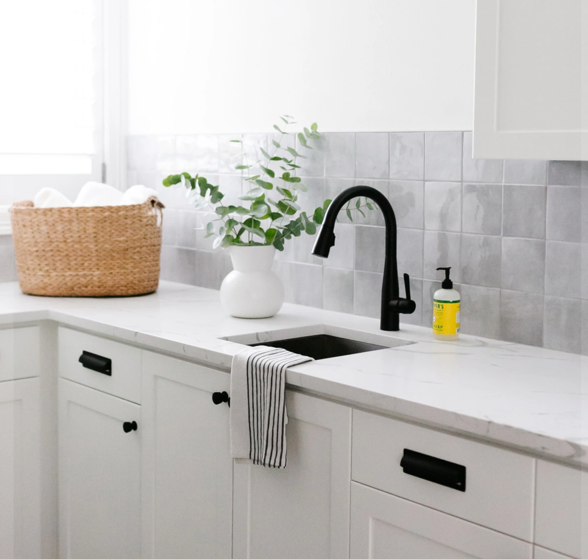 Cloe Ceramic Tile in Grey 5x5 kitchen