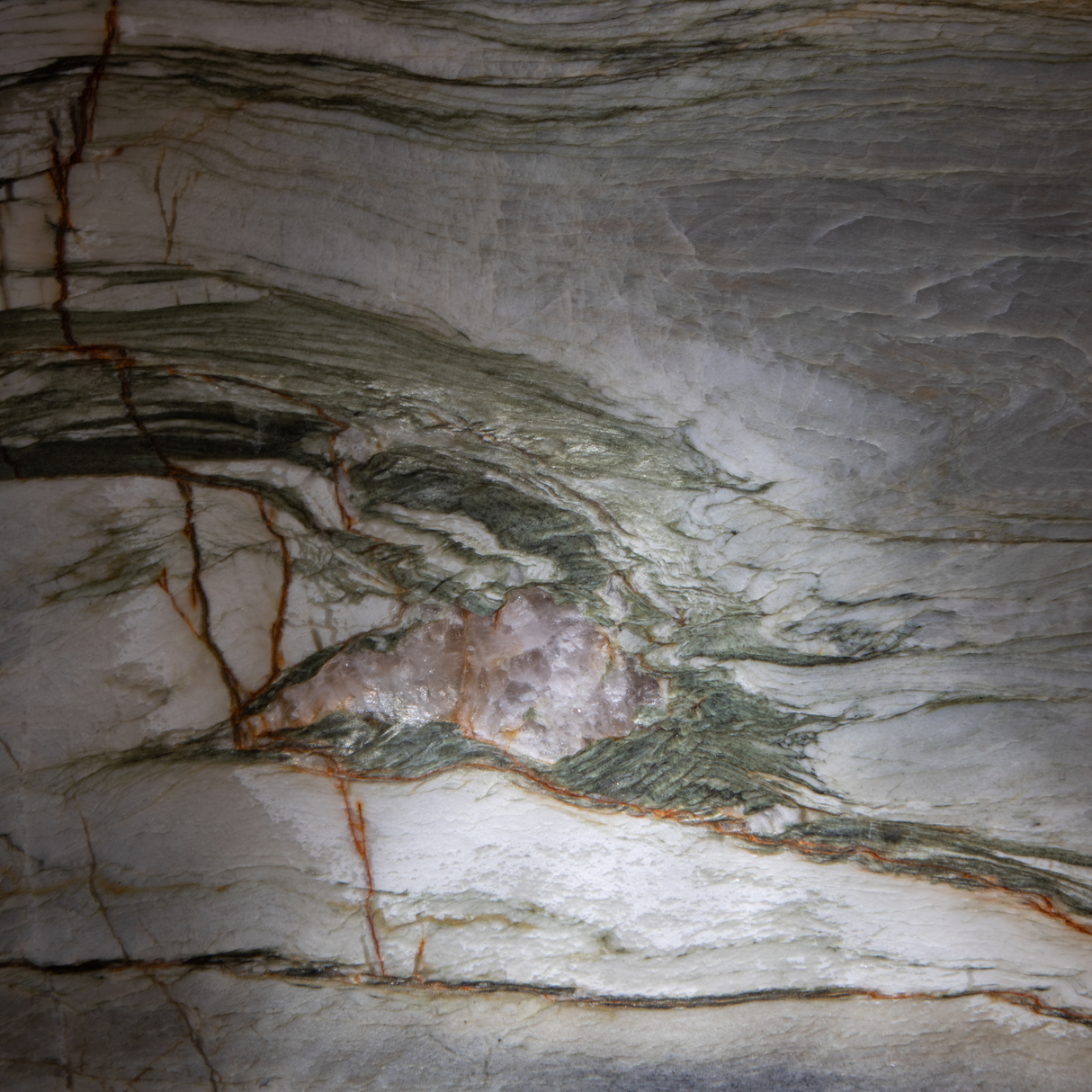 Tempest Polished Quartzite