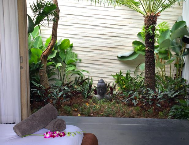 sandstone mint backyard tile