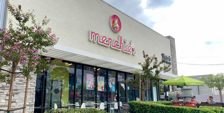 Menchie's Yogurt Interior Design