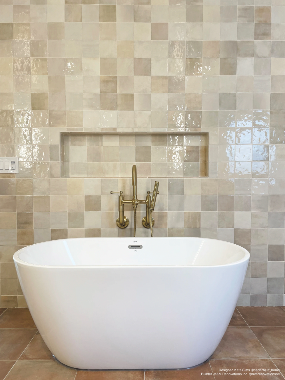 Cloe Ceramic Tile in Creme 5x5 bathroom